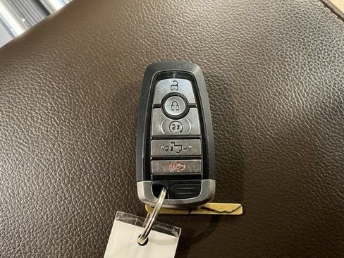 Certified 2019 Ford F150 Lariat w/ Equipment Group 502A Luxury AWD/4WD image 28
