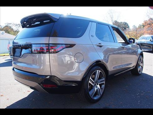 Used 2023 Land Rover Discovery HSE R-Dynamic image 5