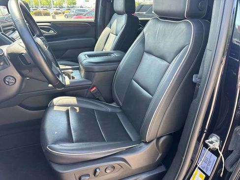 Used 2024 Chevrolet Suburban Premier AWD/4WD image 30