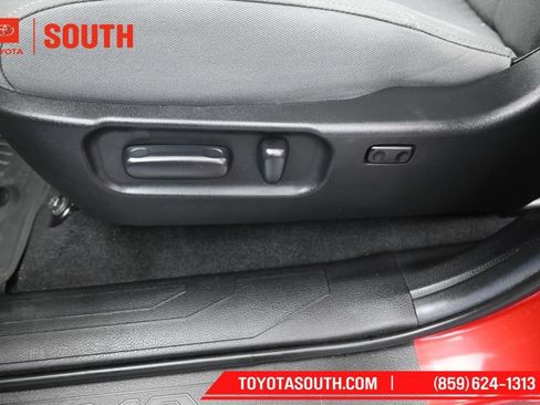 Used 2023 Toyota Tacoma SR5 AWD/4WD image 21
