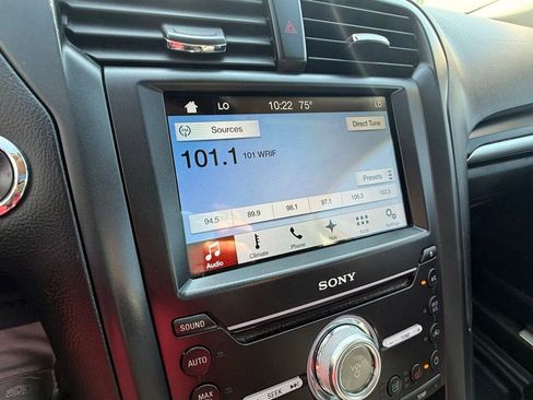Used 2017 Ford Fusion Titanium FWD image 27