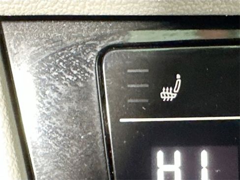 Used 2025 Volkswagen Jetta SE image 18