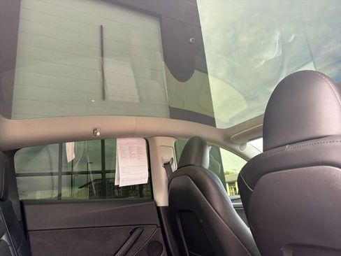 Used 2023 Tesla Model Y Performance AWD/4WD image 15