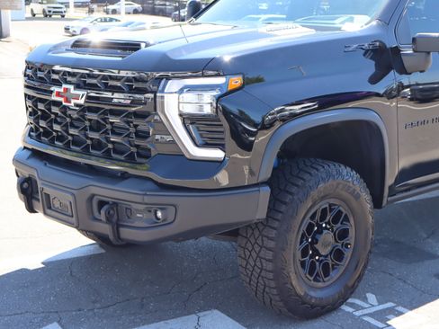 Used 2024 Chevrolet Silverado 2500 ZR2 w/ ZR2 Bison Edition AWD/4WD image 7