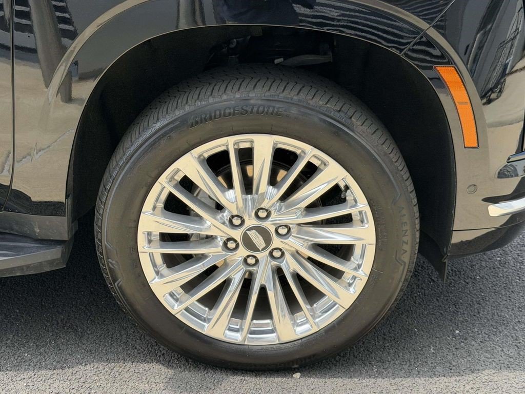 Certified 2025 Cadillac Escalade ESV Premium Luxury AWD/4WD image 6