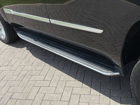 Certified 2019 Cadillac Escalade Luxury w/ LPO, Escalade Noir Package RWD image 17