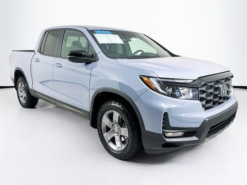 Certified 2025 Honda Ridgeline TrailSport image 19