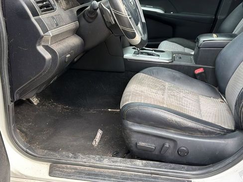 Used 2012 Toyota Camry SE image 12