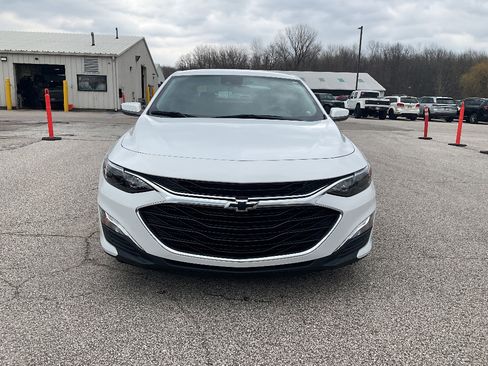 Used 2023 Chevrolet Malibu RS w/ LPO, Floor Liner Package FWD image 2