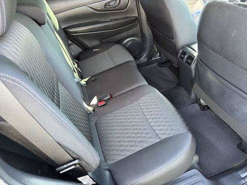 Used 2019 Nissan Rogue S AWD/4WD image 19