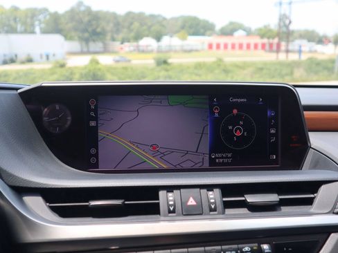 Used 2020 Lexus ES 350 w/ Accessory Package FWD image 22