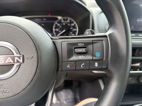 Used 2023 Nissan Rogue SV image 23