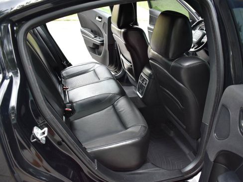 Used 2018 Dodge Charger R/T w/ Premium Group RWD image 25