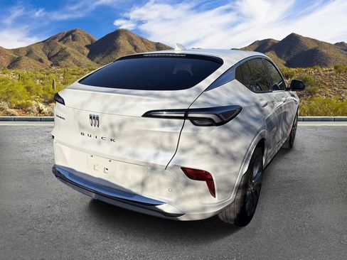 Used 2025 Buick Envista Preferred FWD image 3