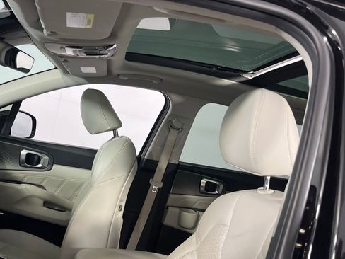 Used 2023 Kia Sorento SX Prestige image 21