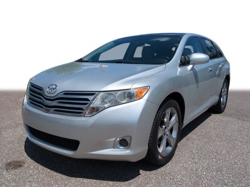 Used 2010 Toyota Venza FWD image 1
