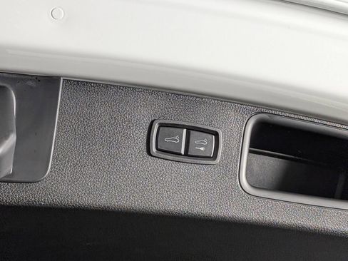 New 2026 Porsche Macan S image 18