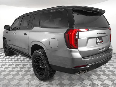 Used 2026 GMC Yukon XL Denali Ultimate w/ LPO, Floor Liner Package AWD/4WD image 7