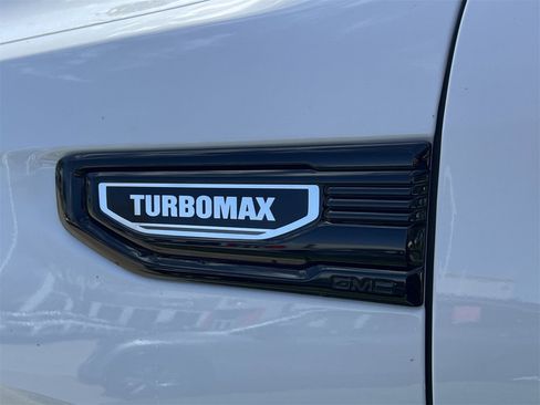 Used 2025 GMC Sierra 1500 Elevation image 8