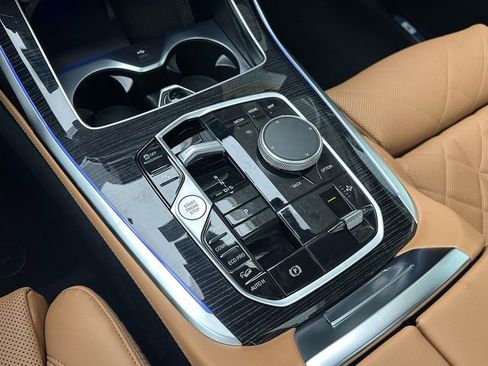 New 2026 BMW X7 xDrive40i w/ M Sport Package AWD/4WD image 17