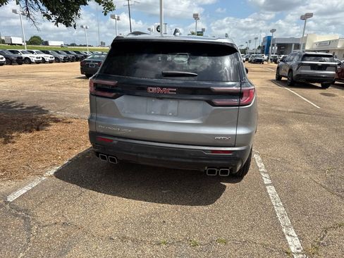 Used 2024 GMC Acadia AT4 w/ Luxury Package AWD/4WD image 6