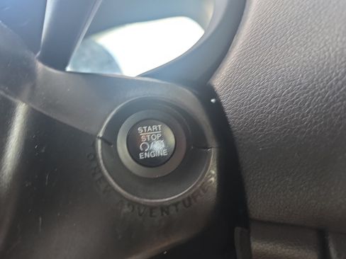 Used 2020 Jeep Renegade Altitude FWD image 17