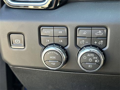 New 2026 GMC Sierra 2500 Denali Ultimate w/ Max Trailering Package image 17