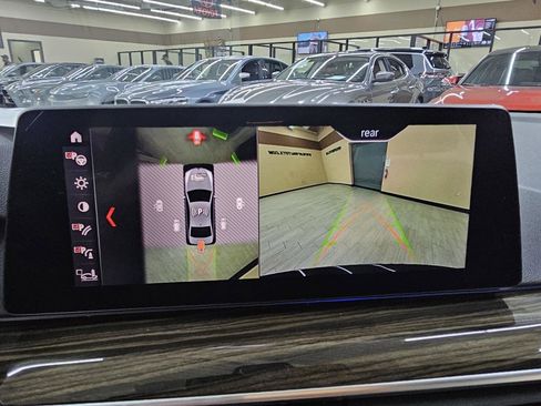 Used 2019 BMW 530e w/ Premium Package image 33