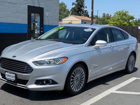 Used 2014 Ford Fusion Titanium FWD image 3