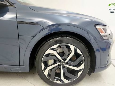 Used 2024 Audi Q8 e-tron Premium Plus w/ Premium Plus Package AWD/4WD image 21