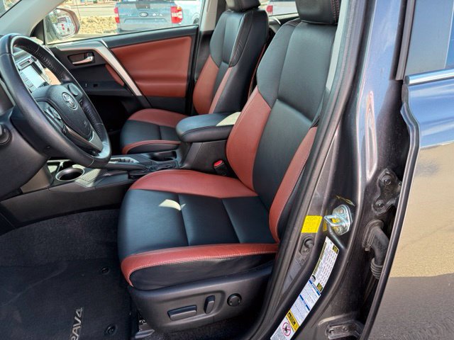 Used 2014 Toyota RAV4 Limited w/ Technology Package AWD/4WD image 30