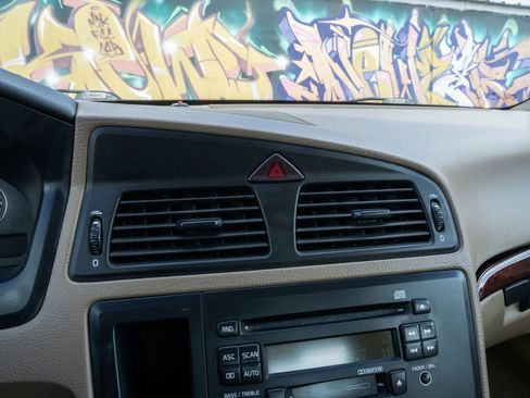 Used 2004 Volvo S60 2.4 image 13