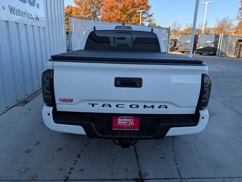 Used 2023 Toyota Tacoma TRD Off-Road image 24