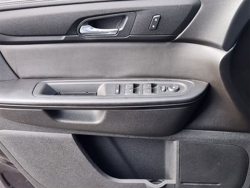 Used 2017 Chevrolet Traverse LT image 20