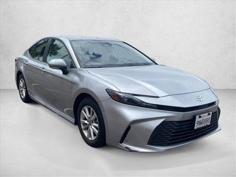 Used 2025 Toyota Camry LE FWD image 3