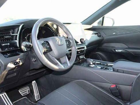 Certified 2025 Lexus RX 500h F Sport image 12