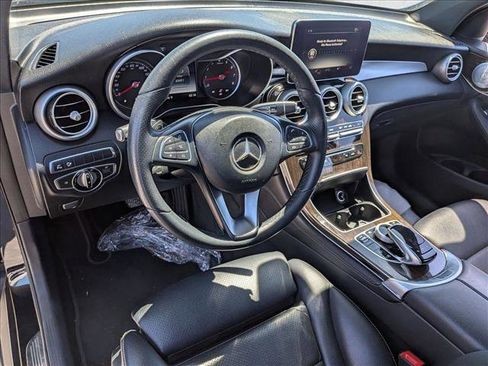 Used 2017 Mercedes-Benz GLC 300 4MATIC image 9