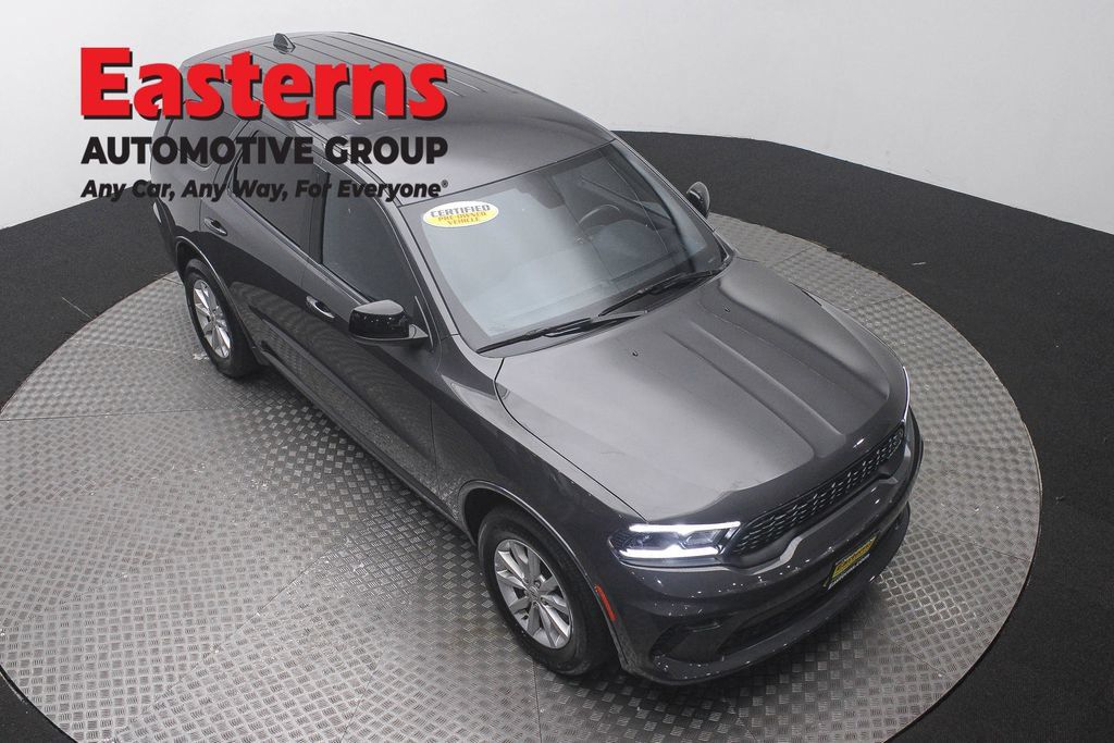 Used 2025 Dodge Durango GT RWD image 3