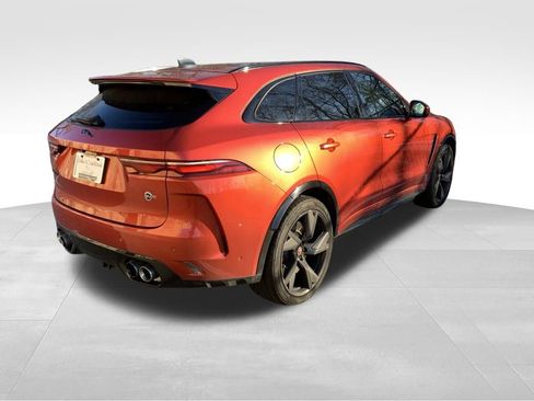 Certified 2022 Jaguar F-PACE SVR image 8