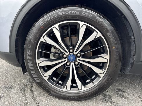 Used 2022 Ford Escape SE w/ SE Sport Appearance Package image 26