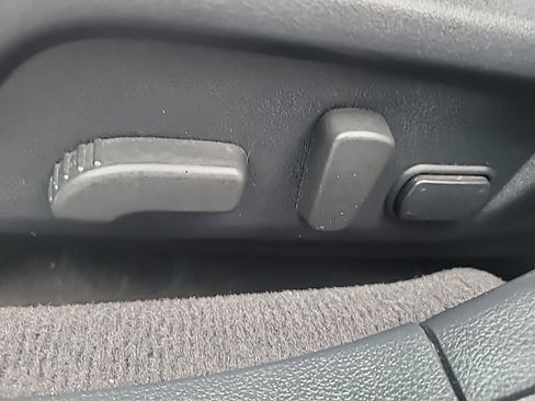 Used 2018 Subaru Outback 2.5i Limited image 16