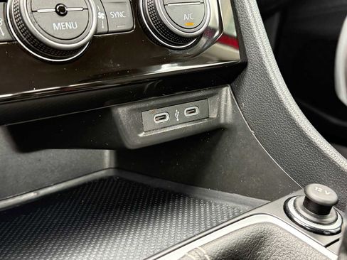 Certified 2023 Volkswagen Jetta SE FWD image 26