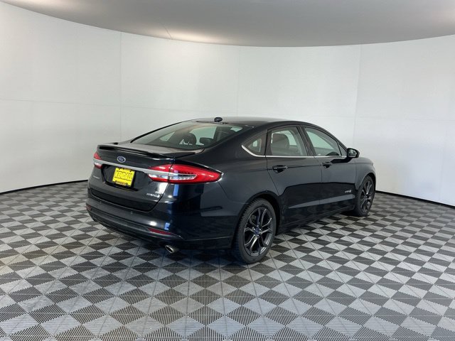 Used 2018 Ford Fusion SE w/ Equipment Group 601A FWD image 5