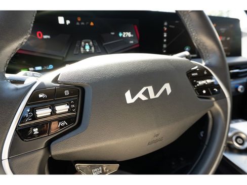 Used 2024 Kia EV6 Wind image 29