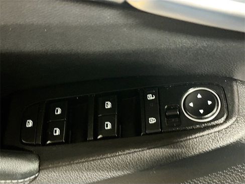 Used 2024 Kia Seltos EX image 18