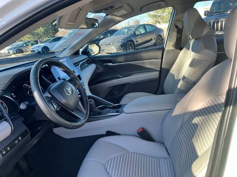 Used 2024 Toyota Camry SE w/ Blackout Package (TMS) image 17