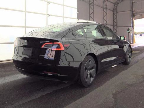 Used 2022 Tesla Model 3 Long Range AWD/4WD image 3