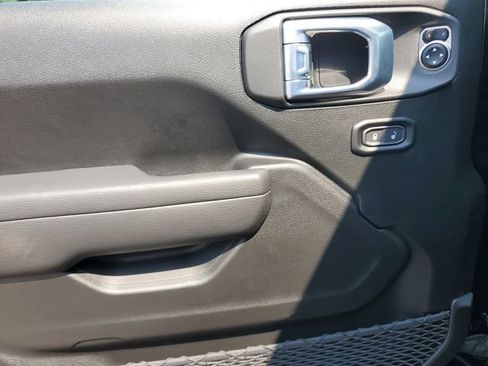 New 2025 Jeep Gladiator Sport image 20