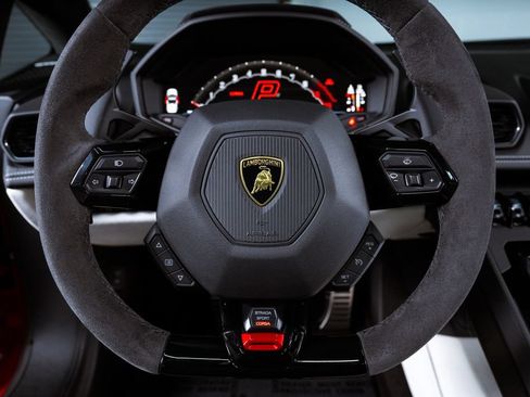 Used 2024 Lamborghini Huracan EVO AWD/4WD image 16