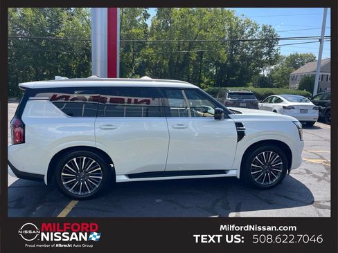 Certified 2025 Nissan Armada Platinum Reserve AWD/4WD image 5